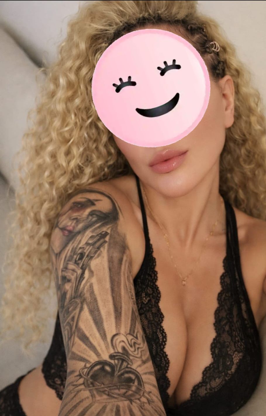 בחורות פצצות על הרצליה