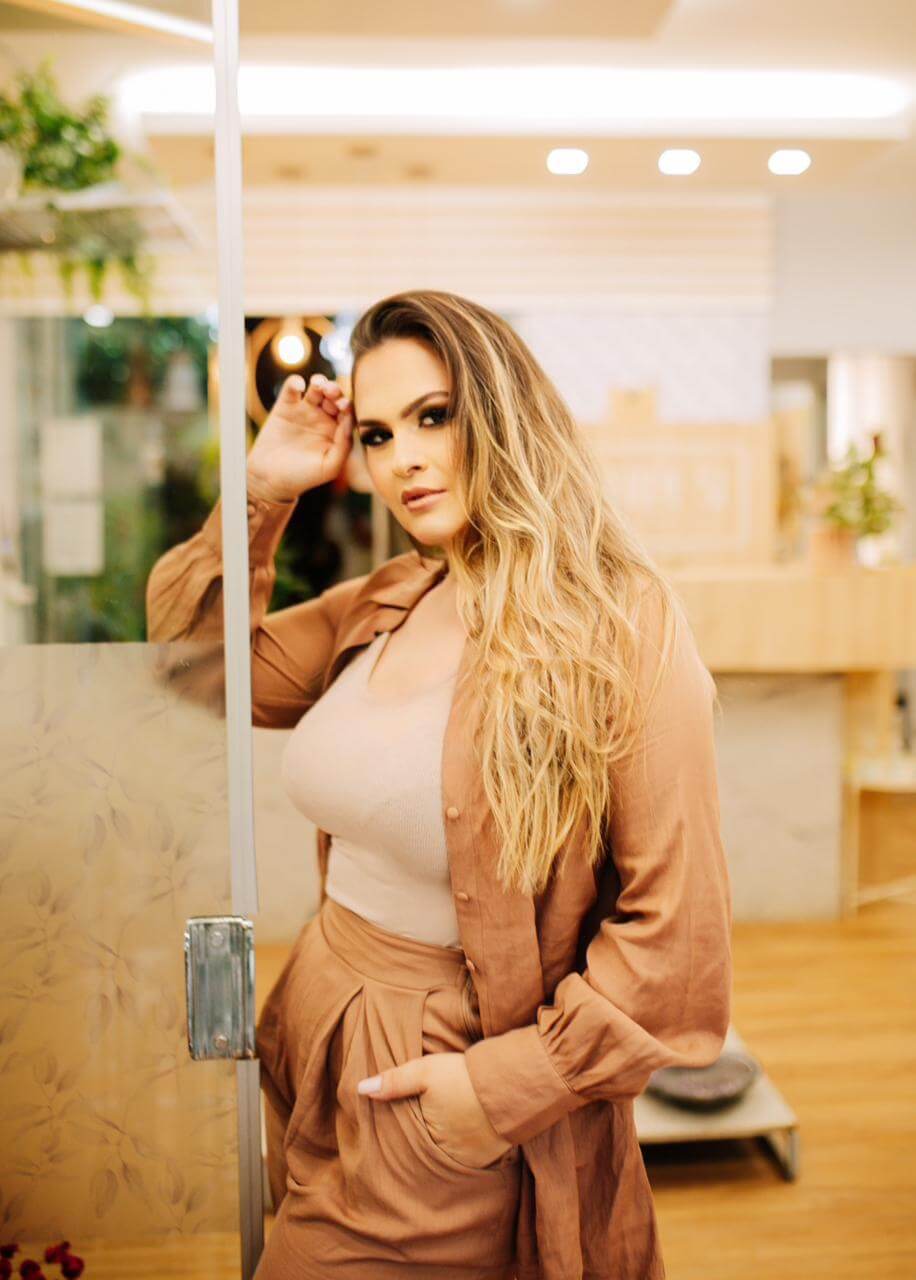 יוליה – תל אביב בת 27 תיירת