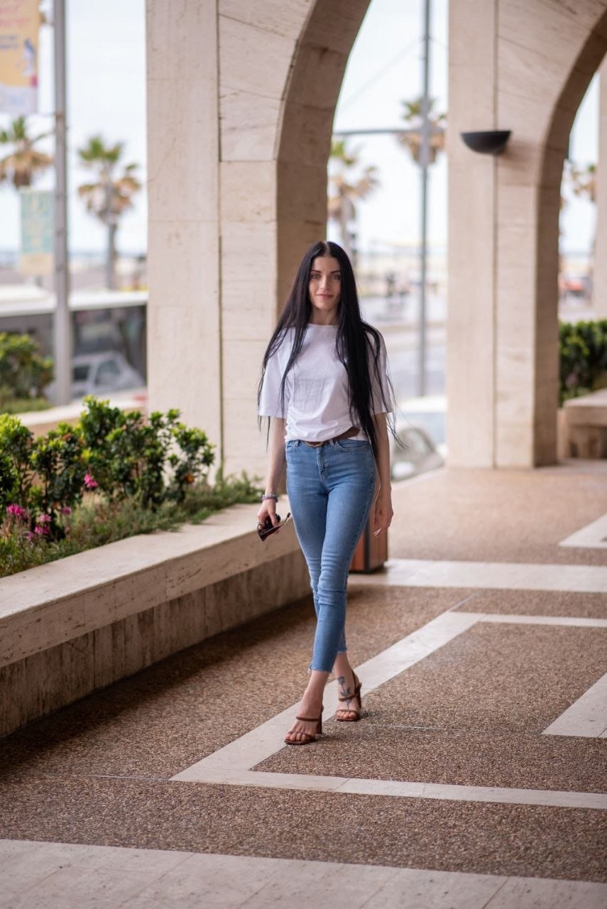 ליזה-רזה מעסה מפנקת בת 25 – תל אביב