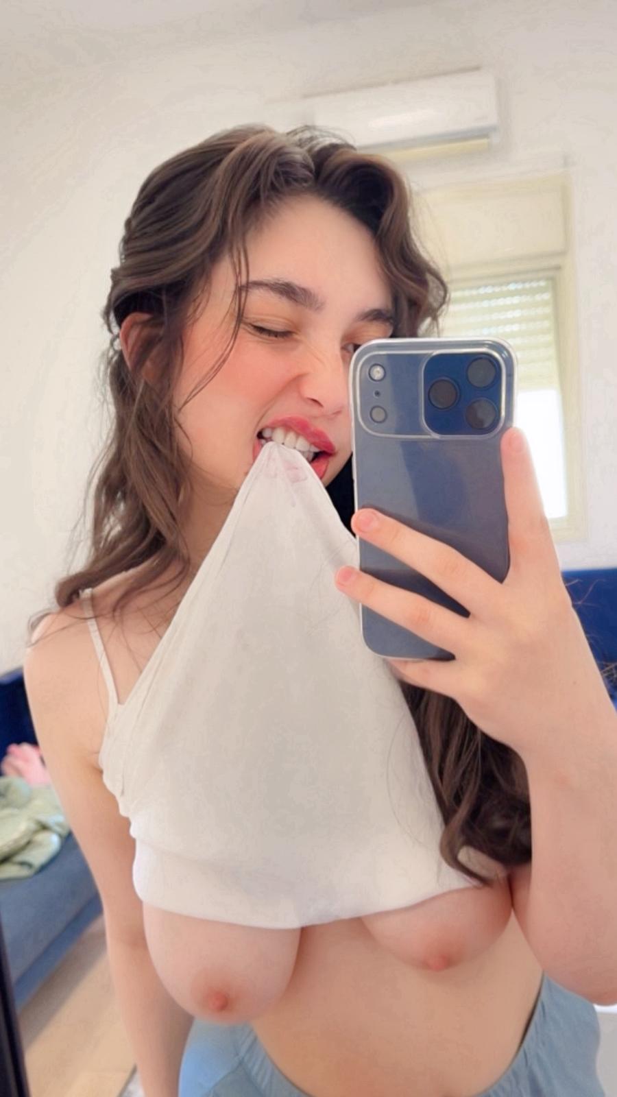 פרולה – בת 20 תיירת ברזילאית – ירושלים